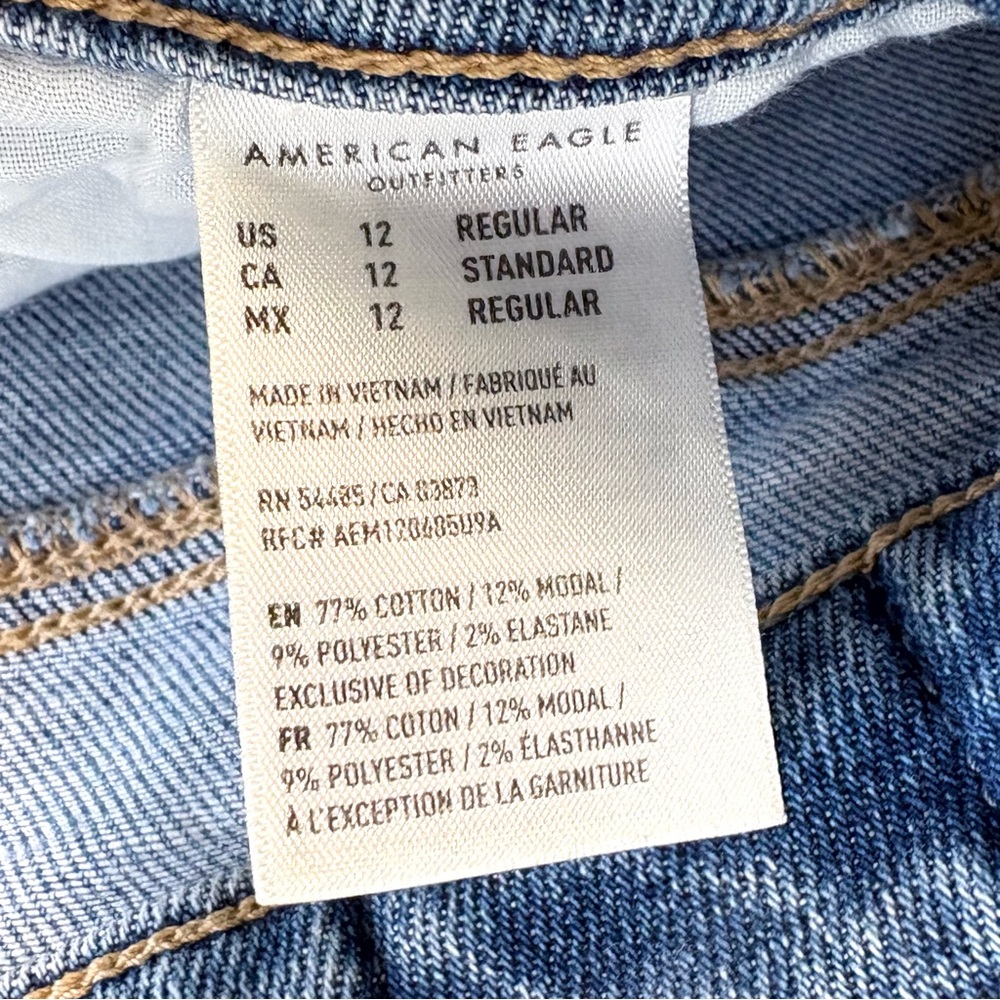 American Eagle Stretch Ripped High Rise Mom Jean in Emotional Blue Size 12 - Picture 14 of 14
